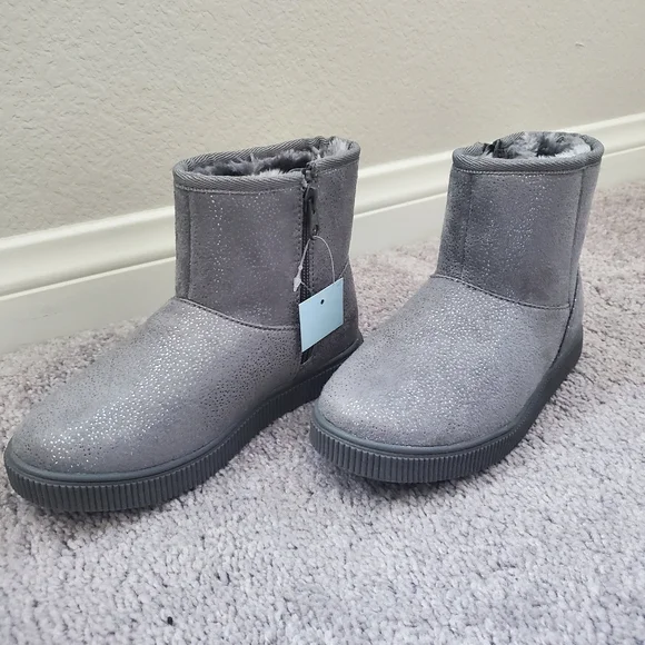 FREE!!!!!NWT SIZE 13 CAT AND JACK W/ANY PURCHASE!!!! - Picture 6 of 8